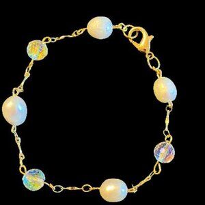 Handcrafted Glass and Genuine Baroque Pearl Bracelet with Gold-Tone Chain 8.5"